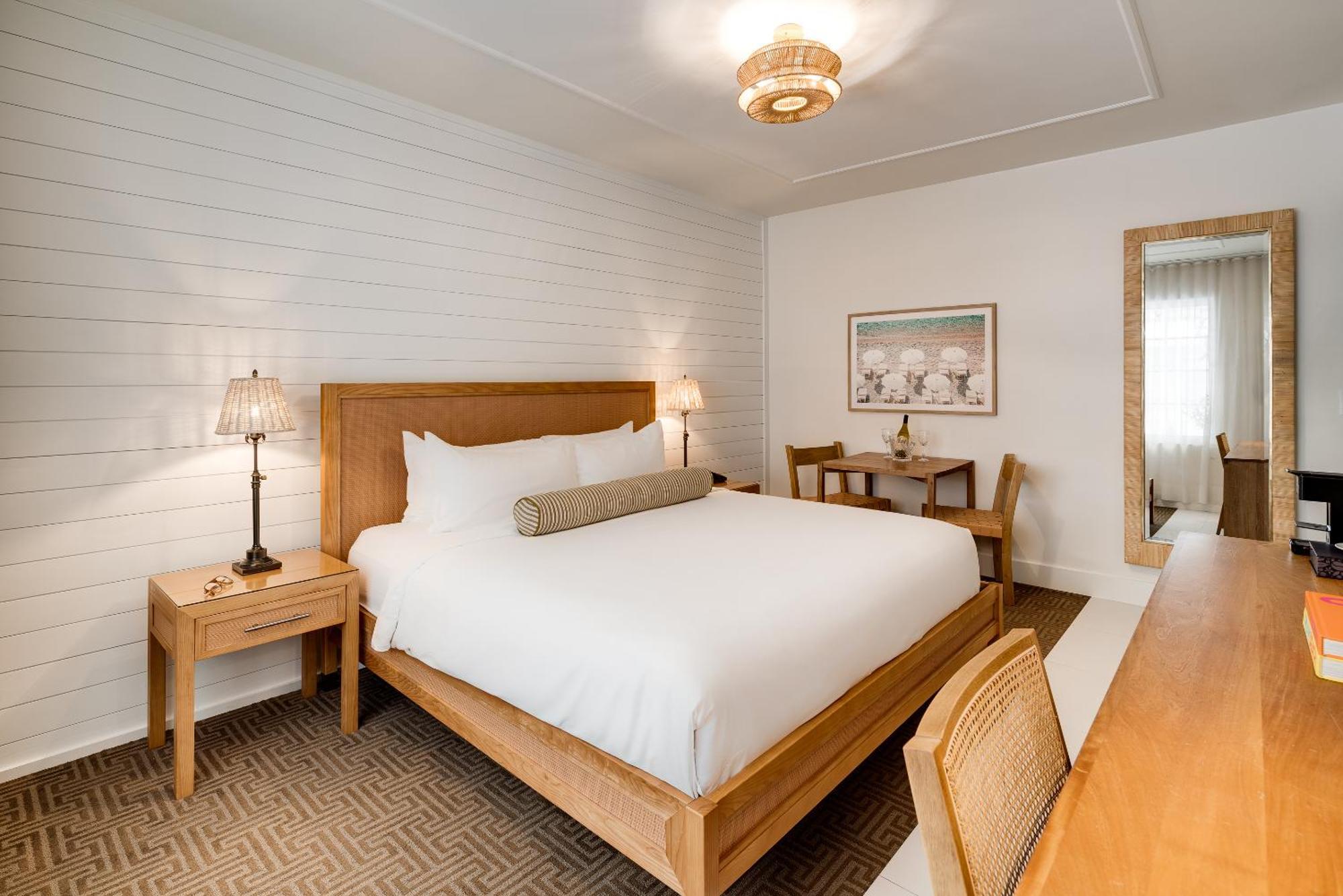 Deluxe Zimmer mit Kingsize-Bett und Parkblick